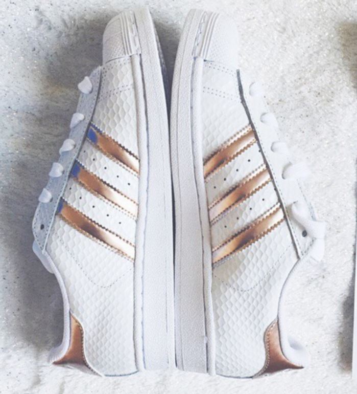 superstar blanche et dorées